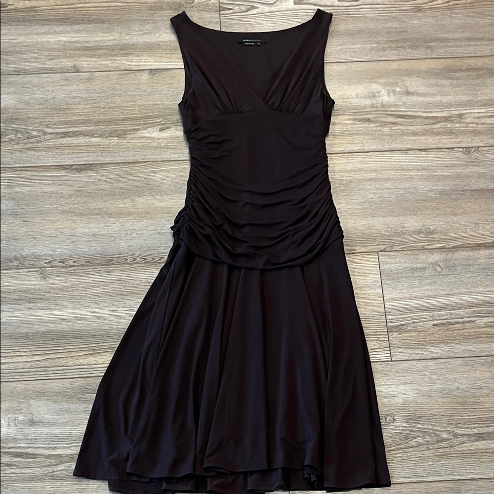 BCBGMaxAzria Black Sleeveless V-Neck Ruched Midi Dress